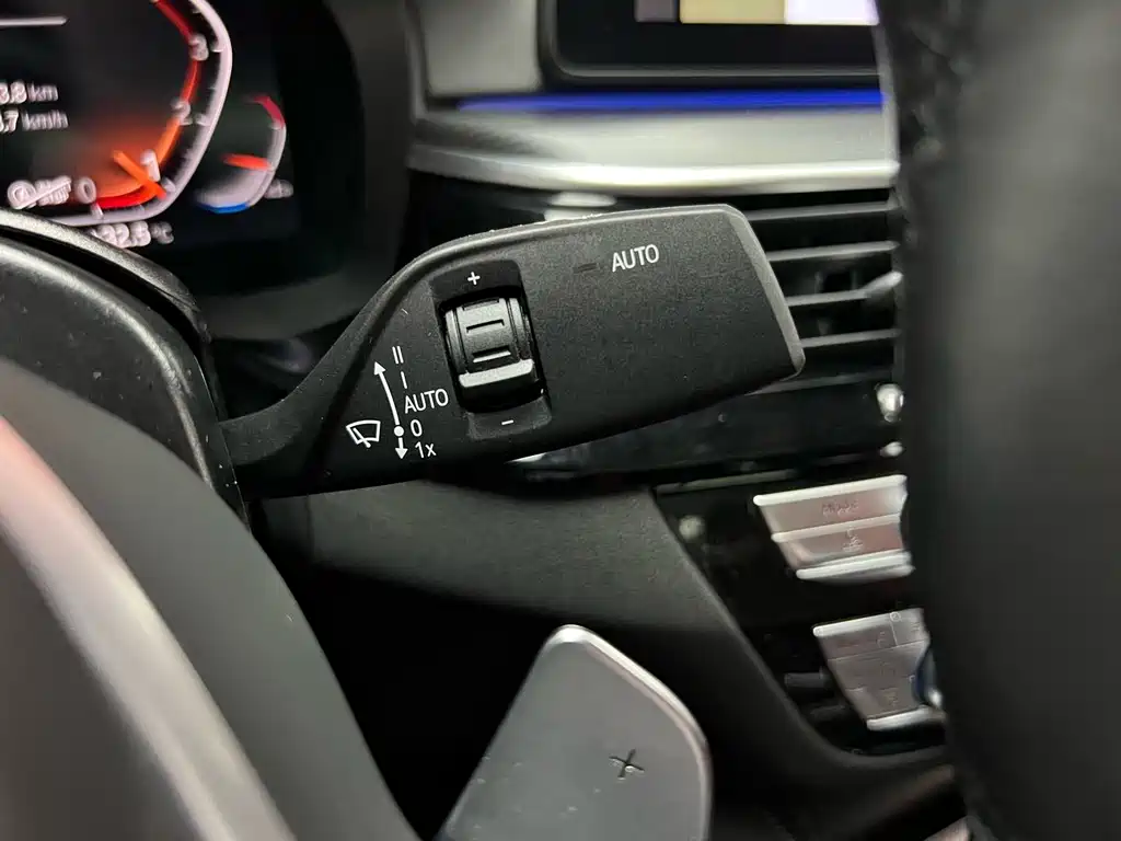 BMW 5 Series — миниатюра 23