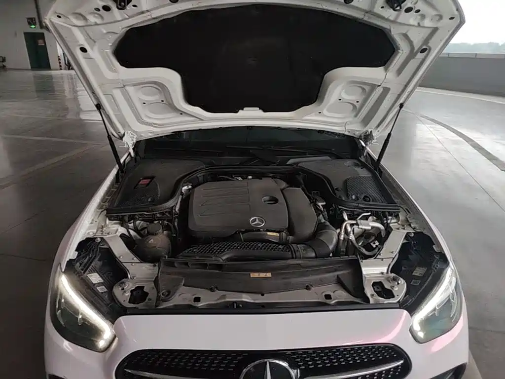 Mercedes-Benz E-Class (Import) — миниатюра 22
