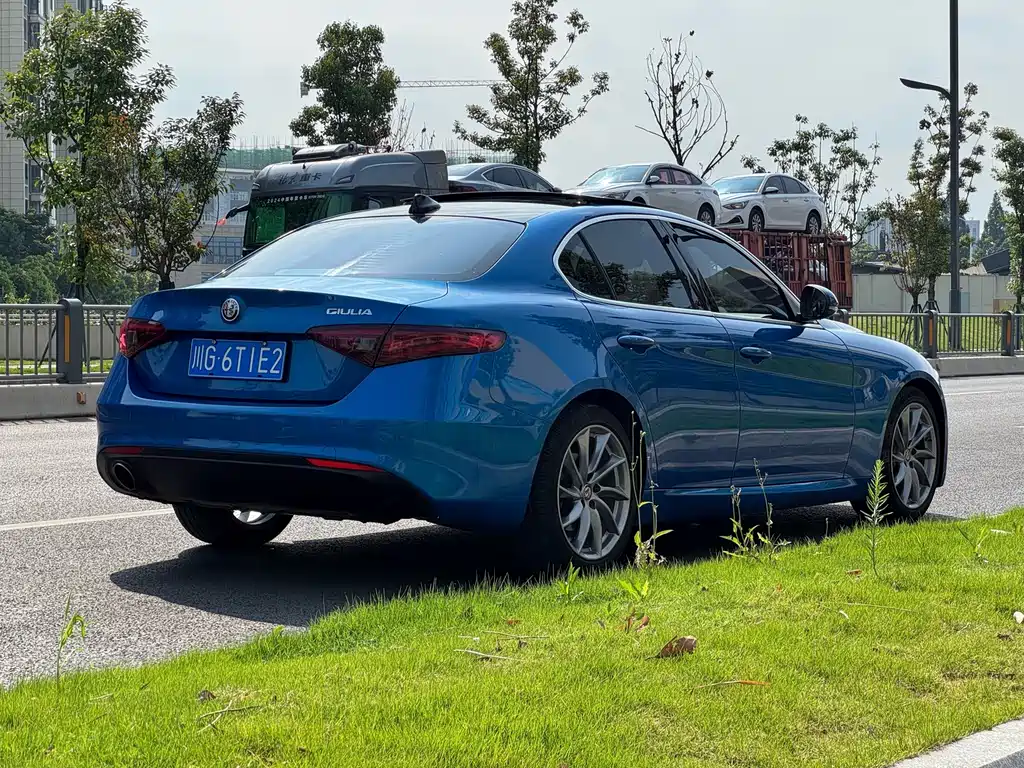 Alfa Romeo Giulia — миниатюра 15