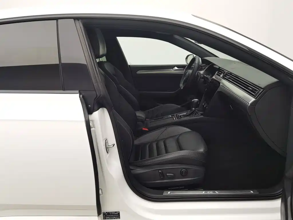 Volkswagen CC — миниатюра 23