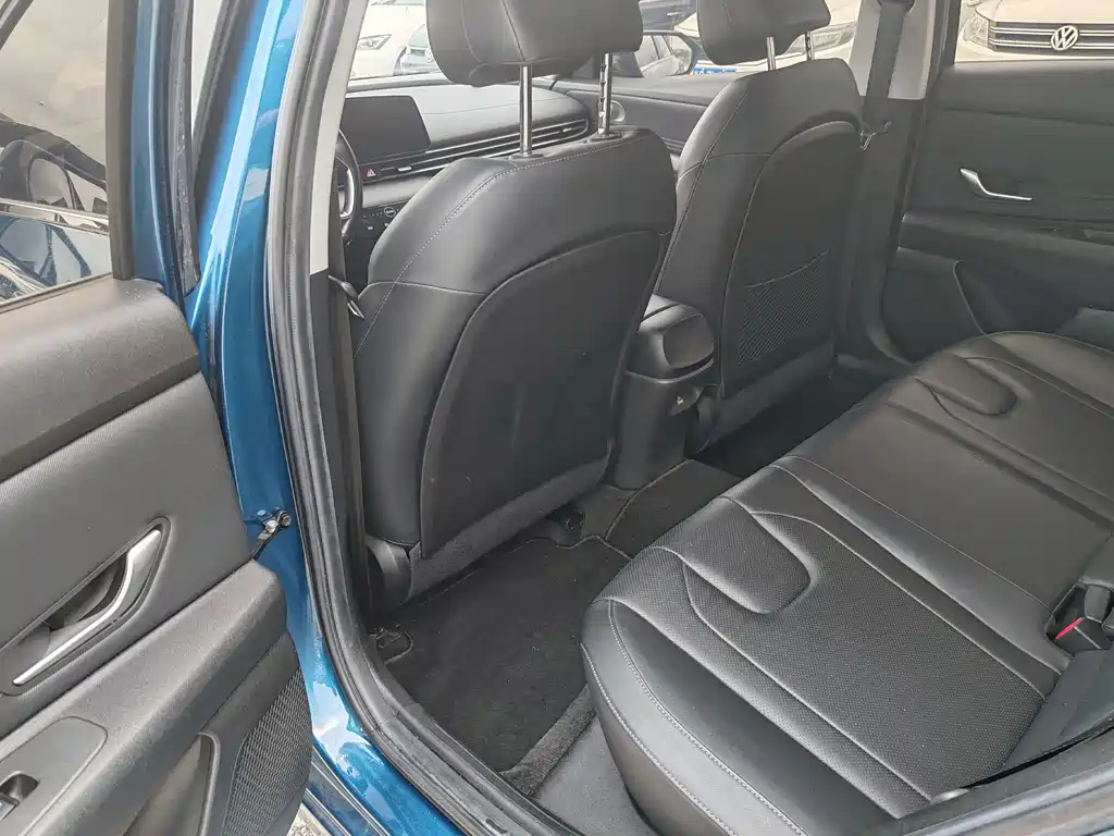 Hyundai Elantra — миниатюра 6