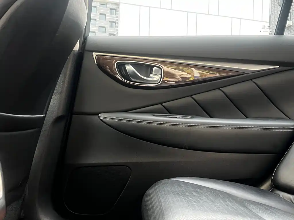 Infiniti Q50L 2.0T Luxury Sport Edition, фото 31