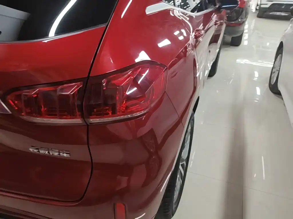 Wey Wey VV5 — миниатюра 8