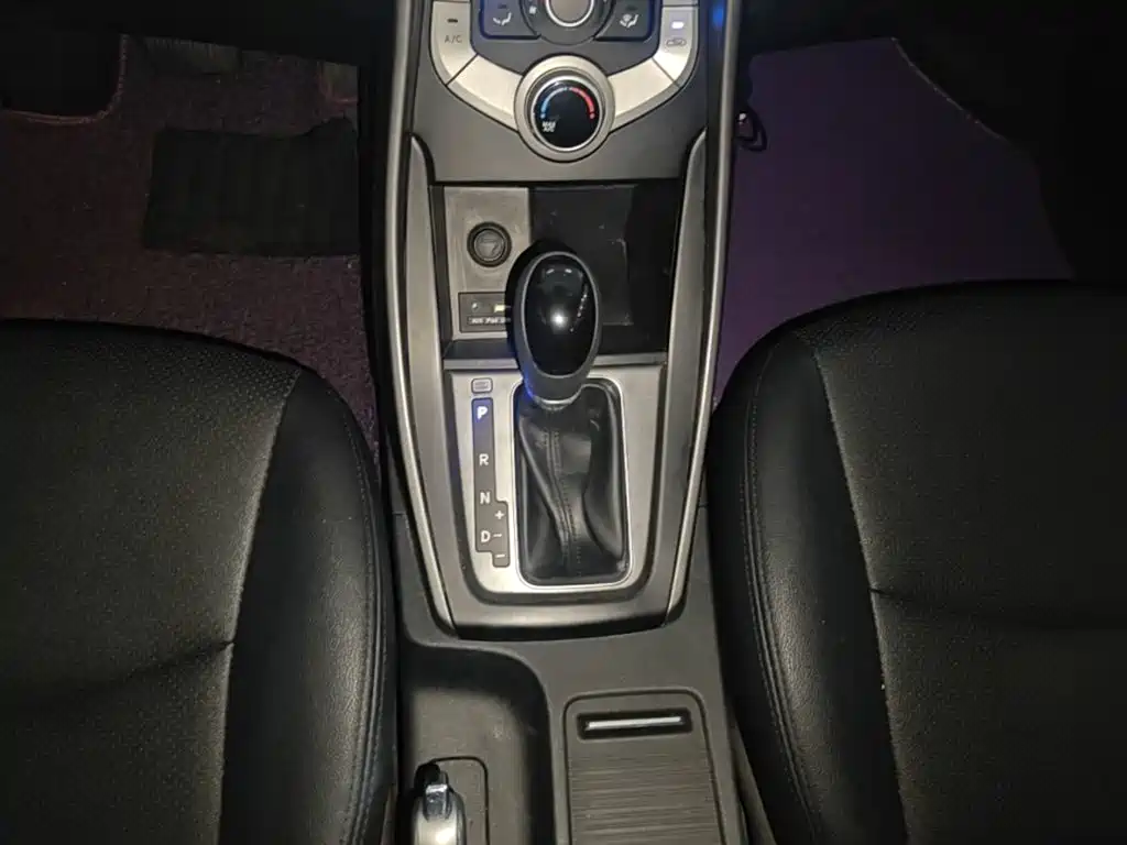 Hyundai Elantra Langdong — миниатюра 14