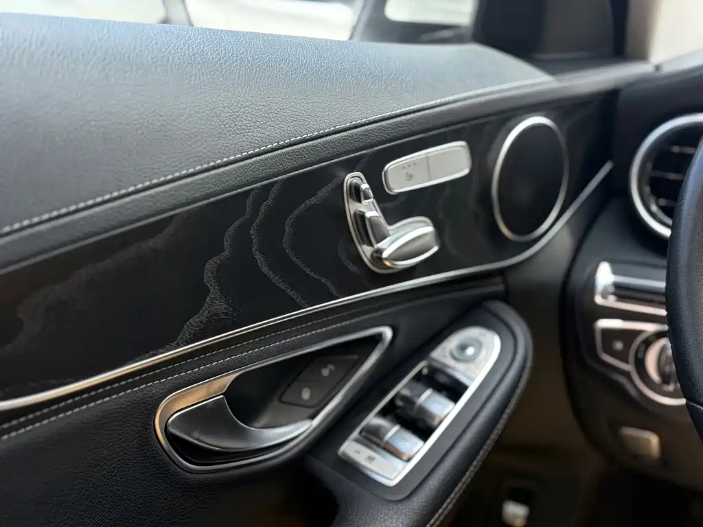 Mercedes-Benz C-Class — миниатюра 12