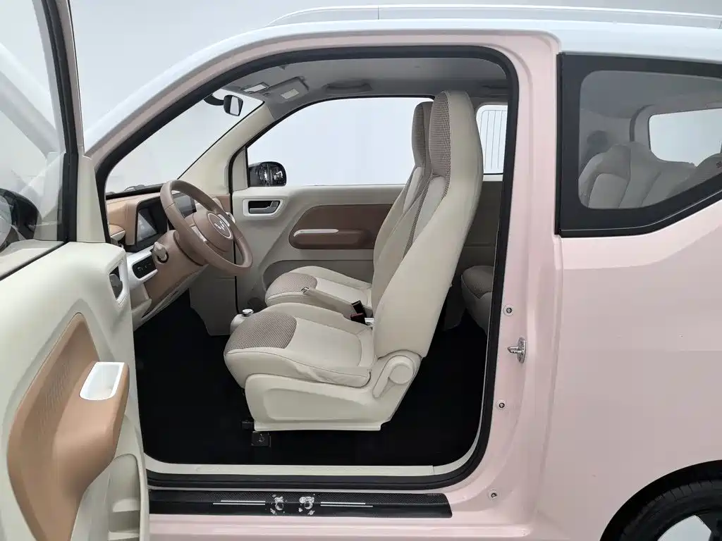 Wuling MINIEV — миниатюра 10