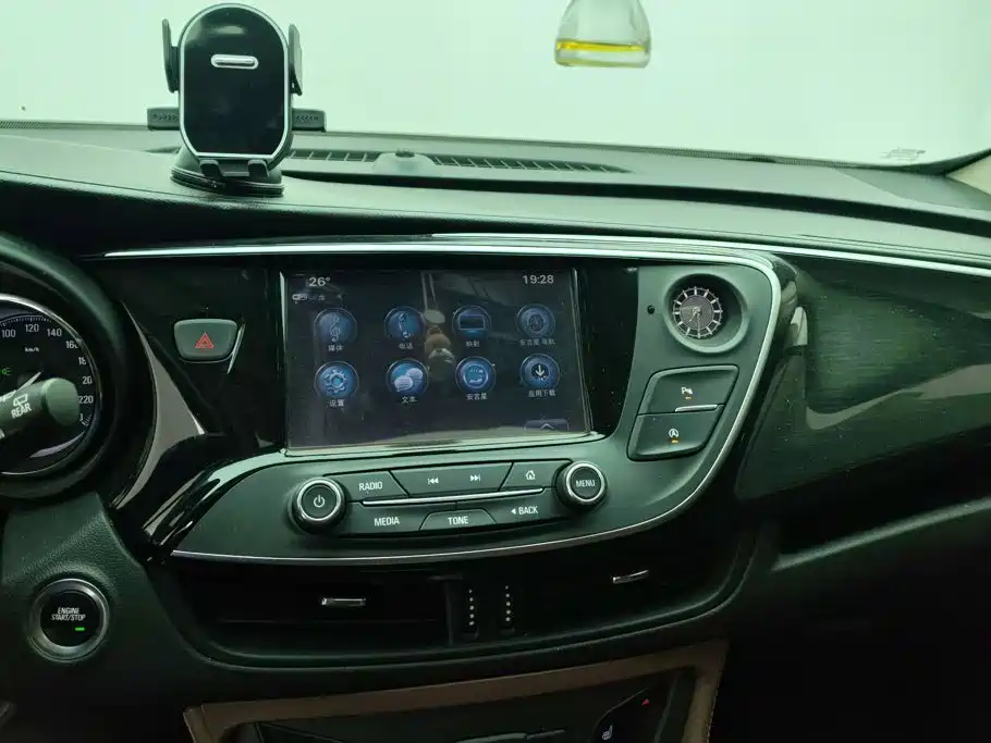 Buick Envision Plus — миниатюра 13