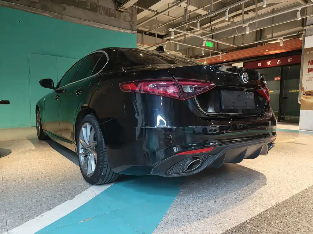 Alfa Romeo Giulia — миниатюра 13