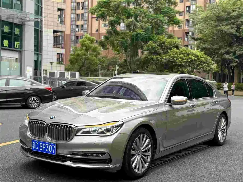 BMW 7 Series — миниатюра 2