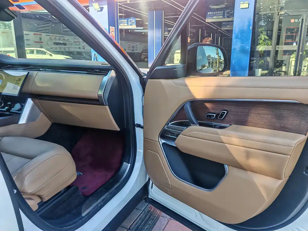 Land Rover Range Rover — миниатюра 9