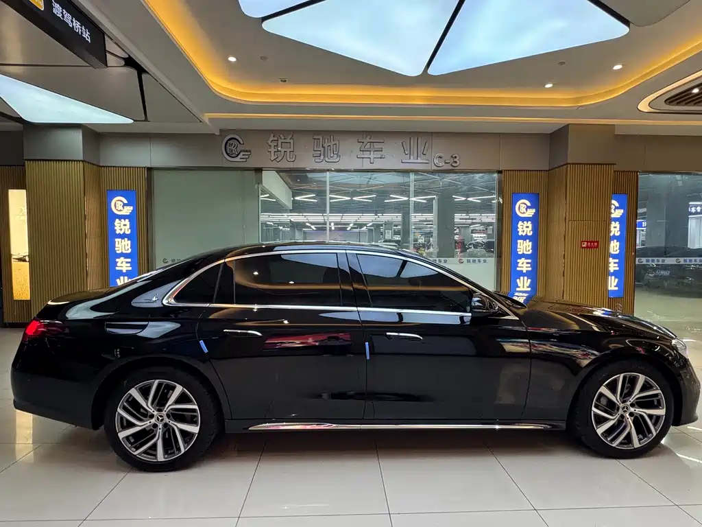 Mercedes-Benz E-Class — миниатюра 4