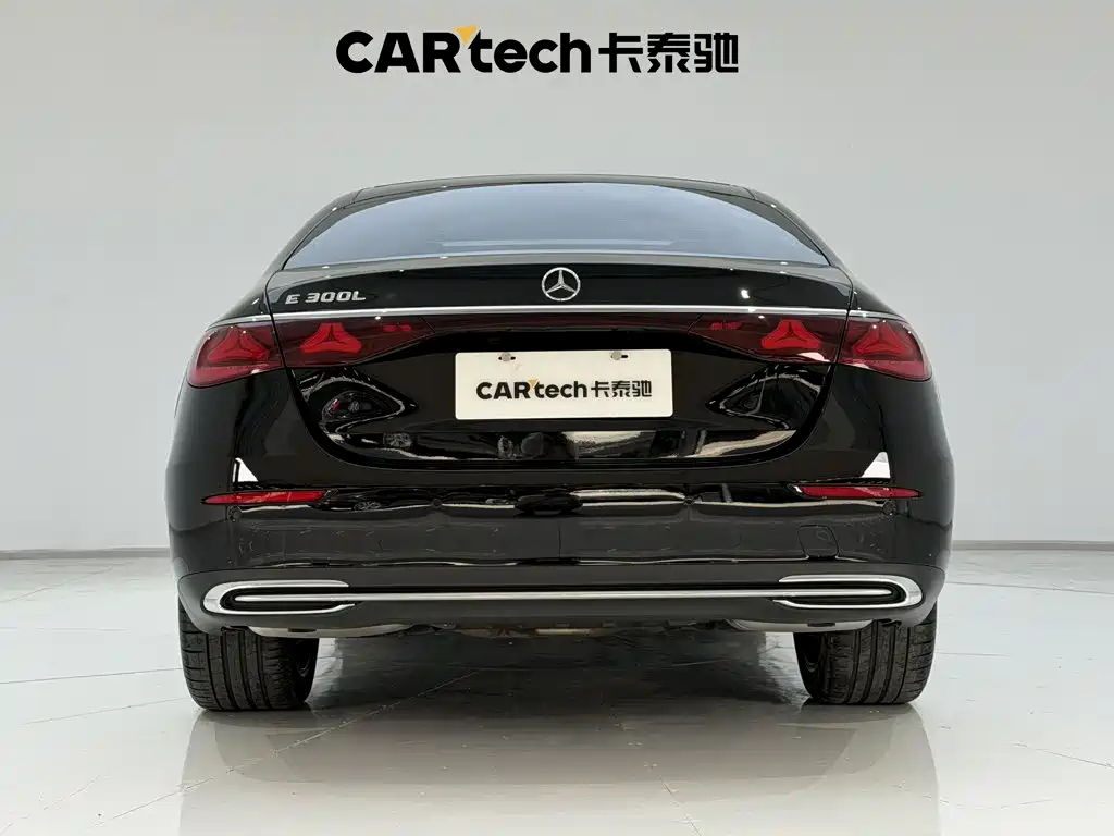 Mercedes-Benz E-Class — миниатюра 6