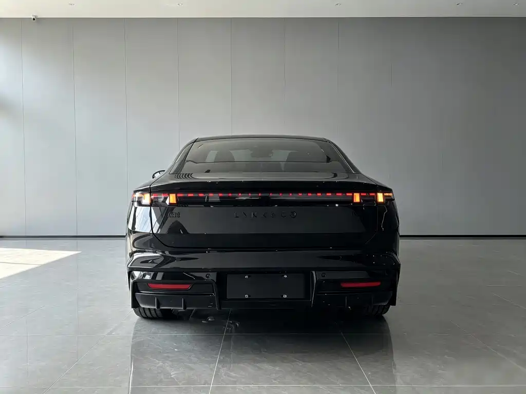Lynk & Co 10 — миниатюра 10
