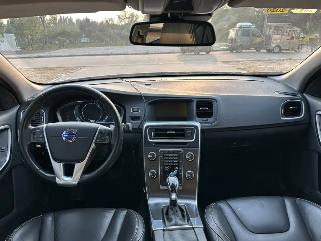 Volvo V60 — миниатюра 10