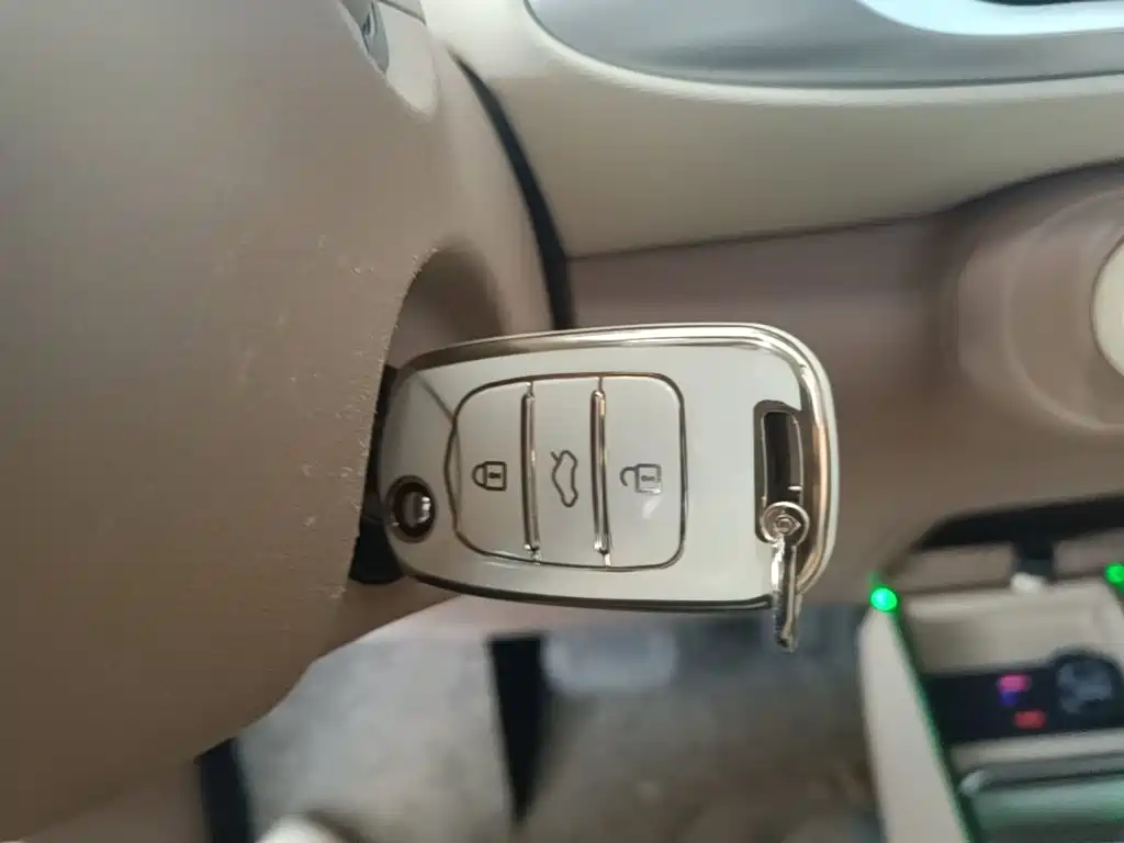 Wuling MINIEV — миниатюра 9