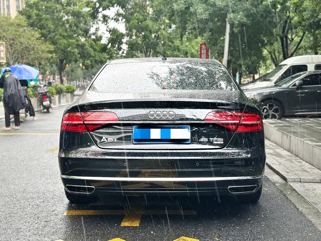 Audi A8 — миниатюра 4