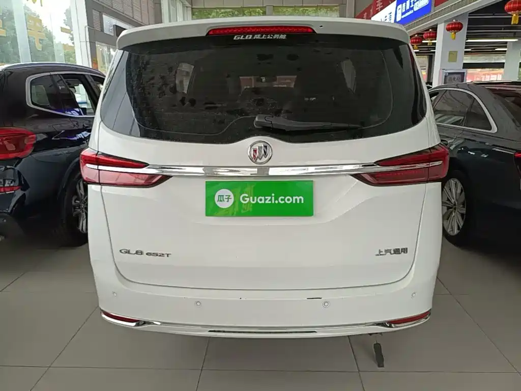 Buick GL8 — миниатюра 6