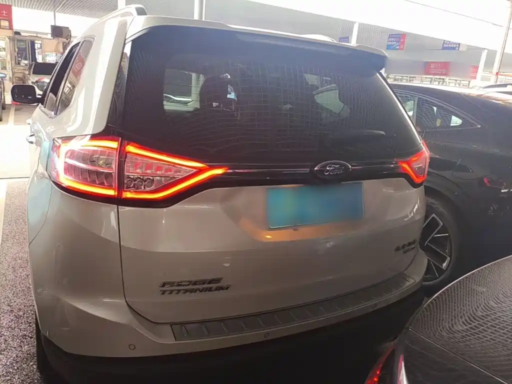 Ford Edge — миниатюра 6