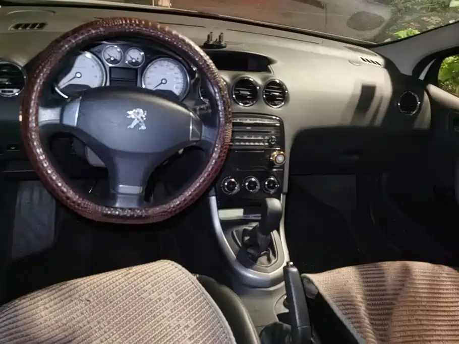 Peugeot 408 — миниатюра 12