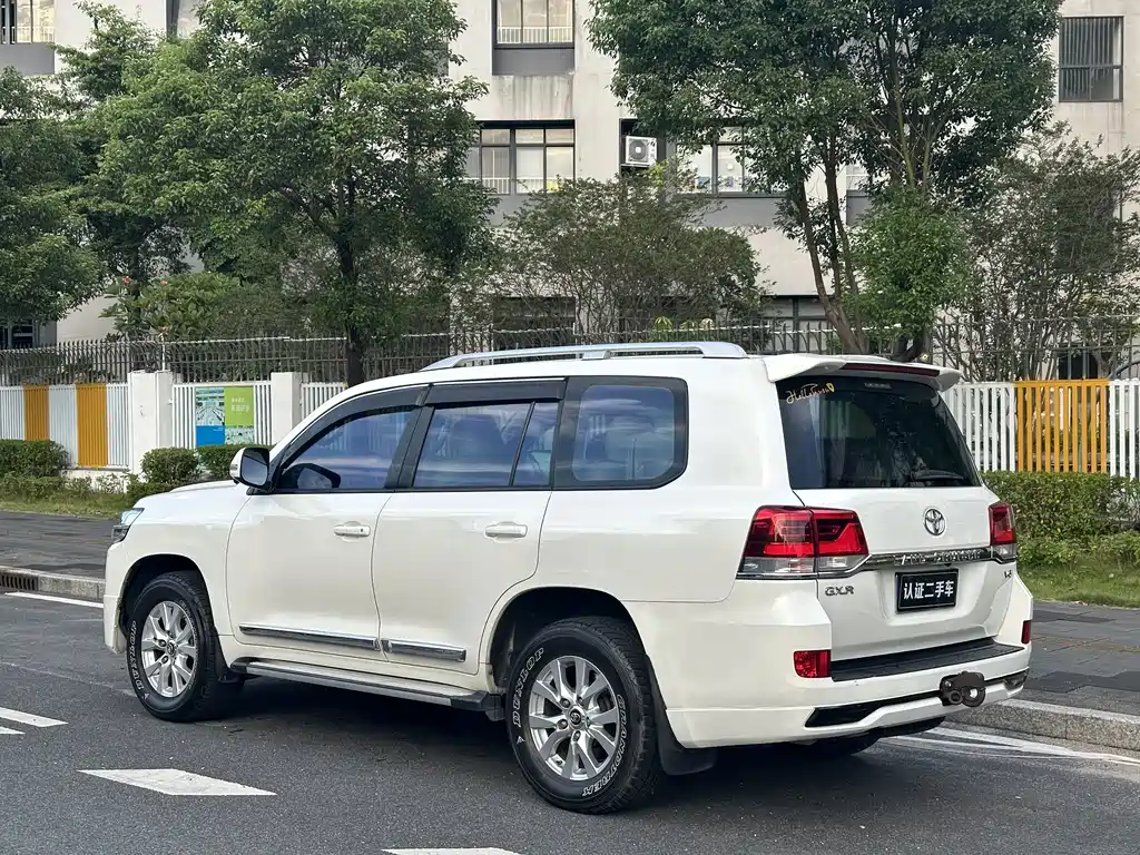 Toyota Land Cruiser — миниатюра 8
