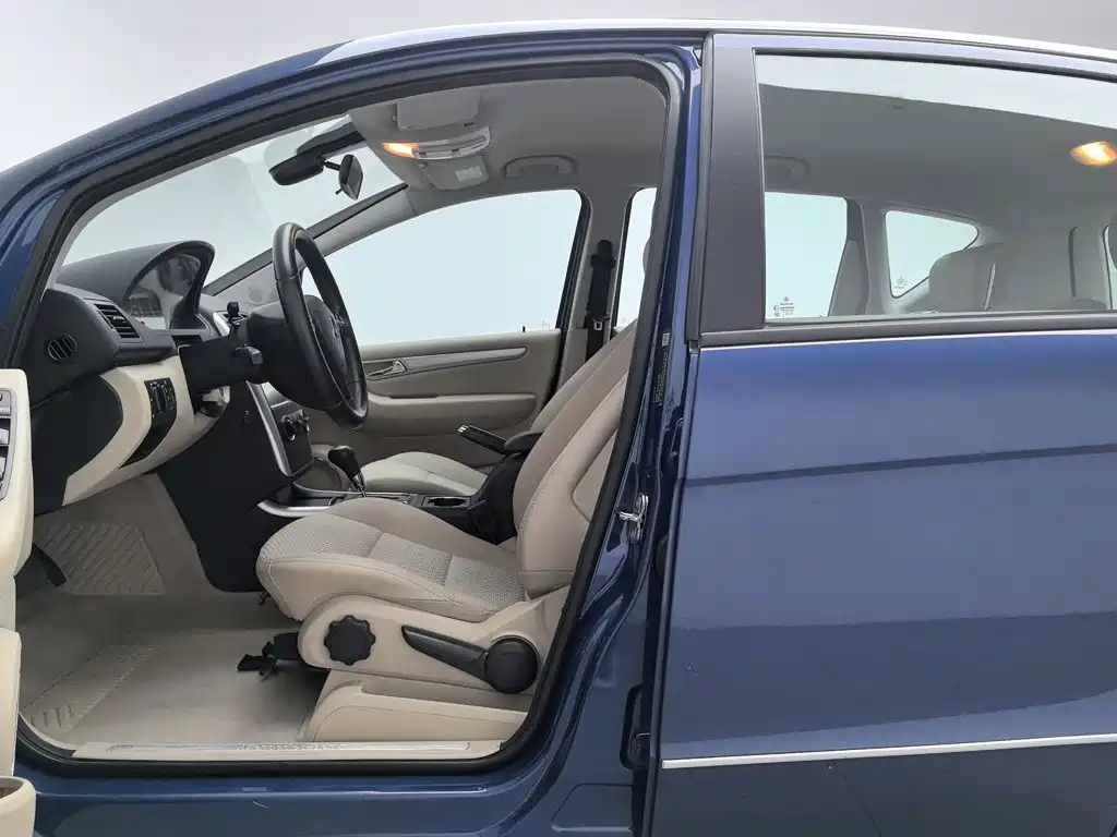 Mercedes-Benz A-Class (Import) — миниатюра 10