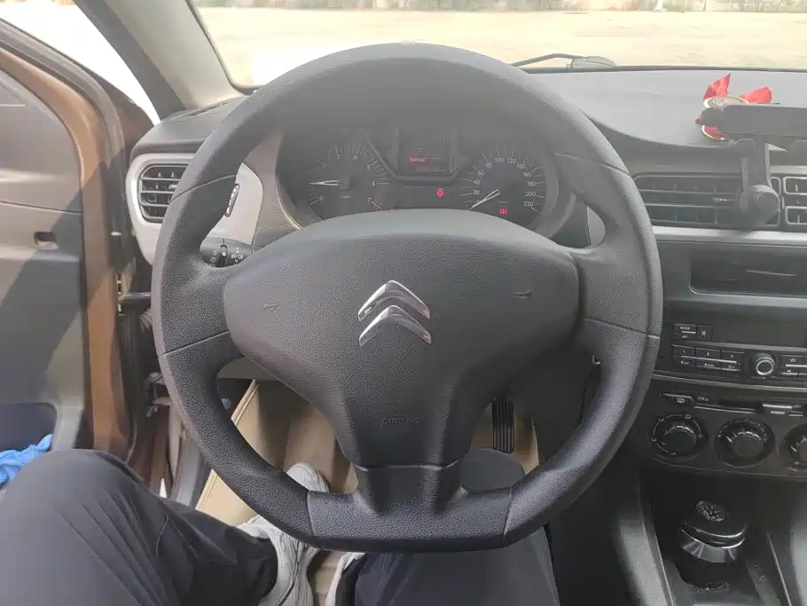 Citroen Elysee — миниатюра 15