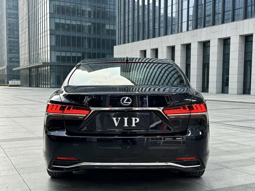 Lexus LS — миниатюра 8