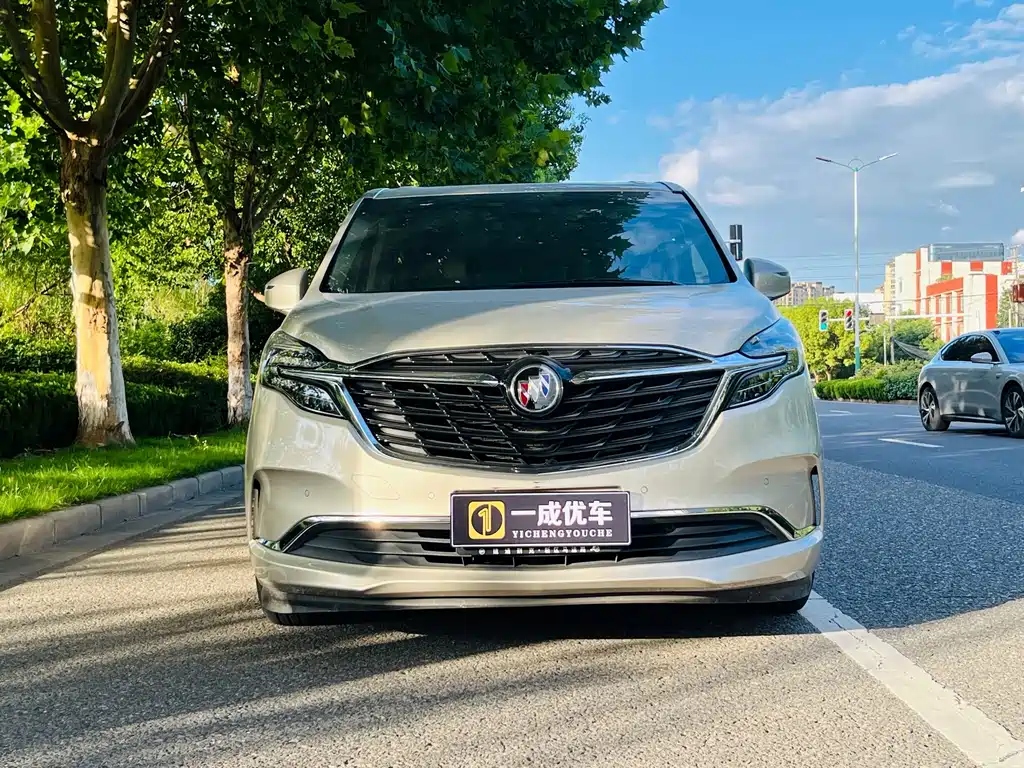 Buick GL8 — миниатюра 2