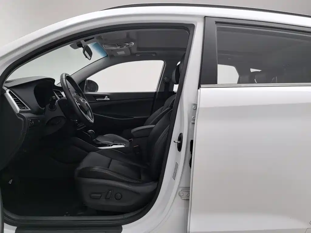Hyundai Tucson — миниатюра 10