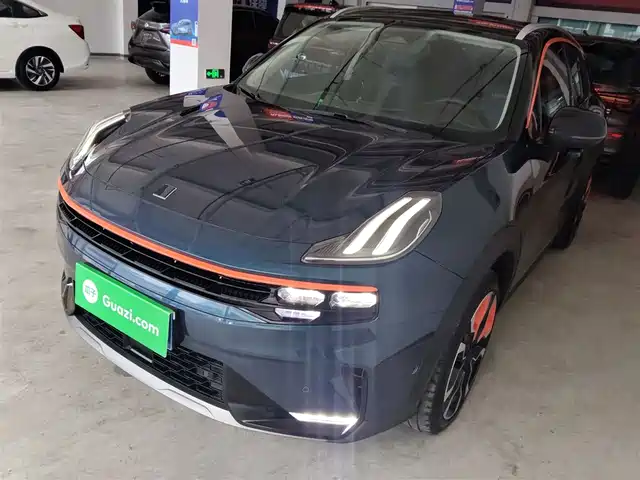 2021 Lynk & Co 06