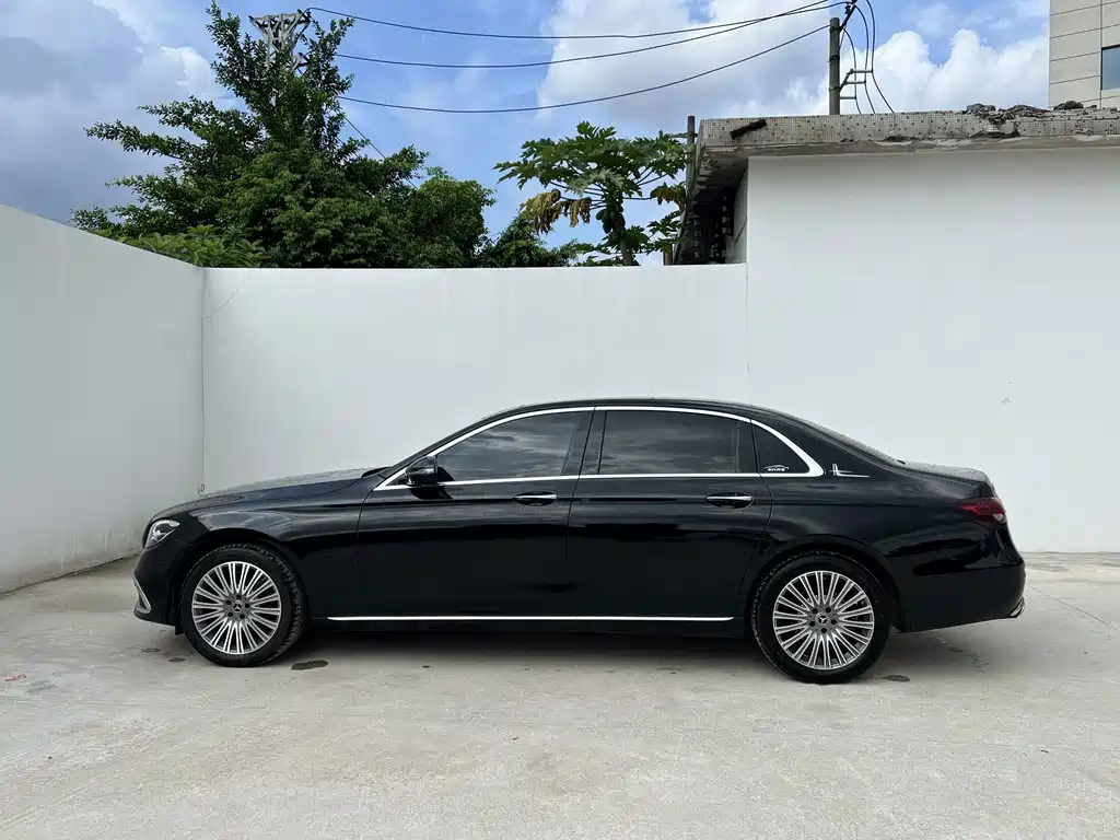 Mercedes-Benz E-Class — миниатюра 4
