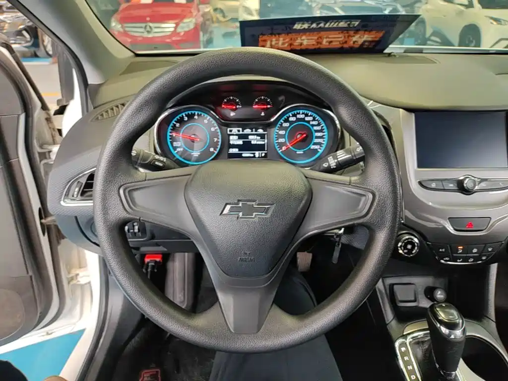 Chevrolet Cruze — миниатюра 11
