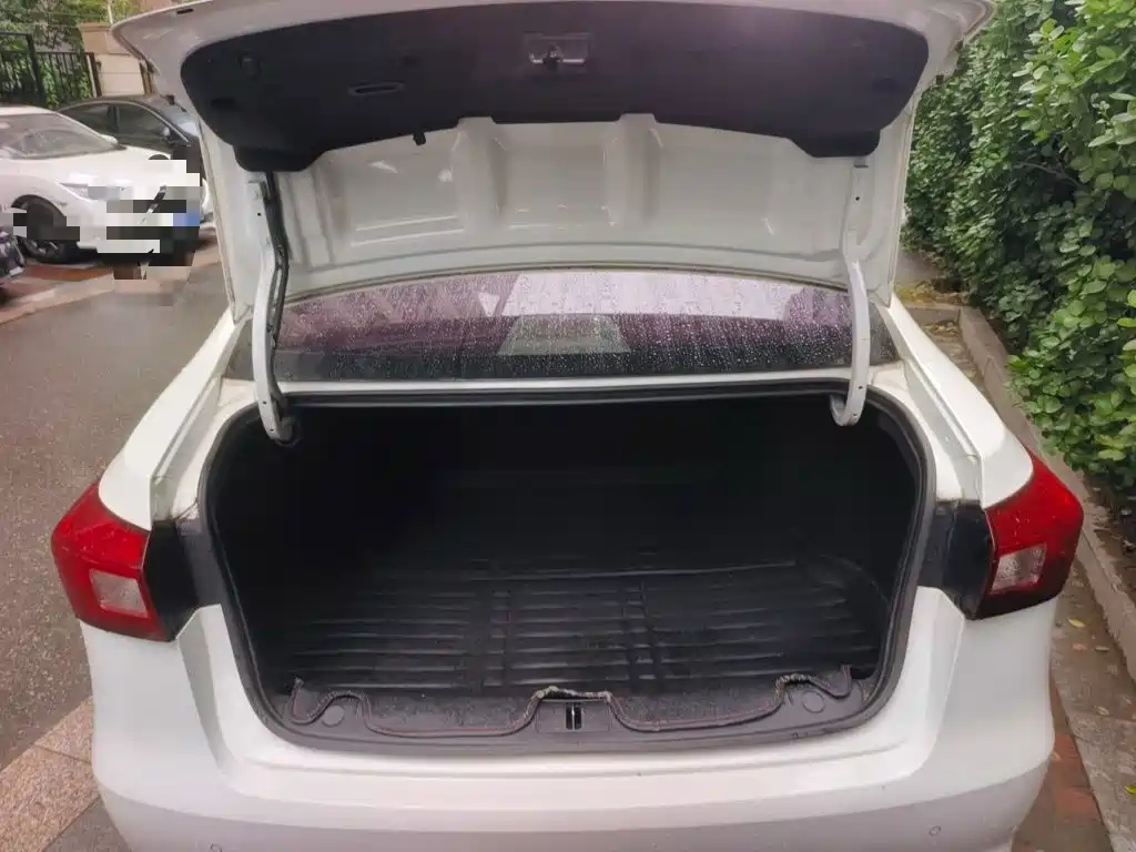 Roewe 360 — миниатюра 15