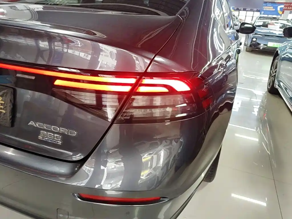 Honda Accord — миниатюра 8