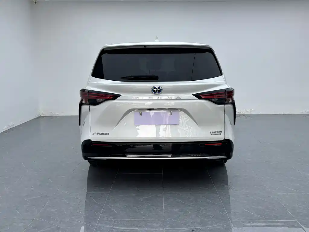 Toyota Sienna — миниатюра 4