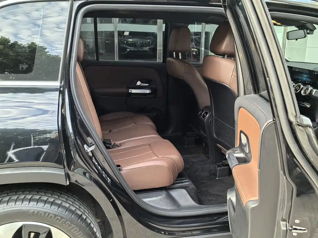 Mercedes-Benz GLB — миниатюра 8