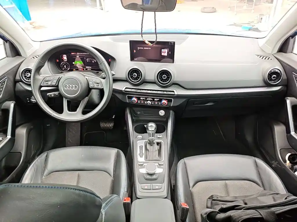 Audi Q2L e-tron — миниатюра 6