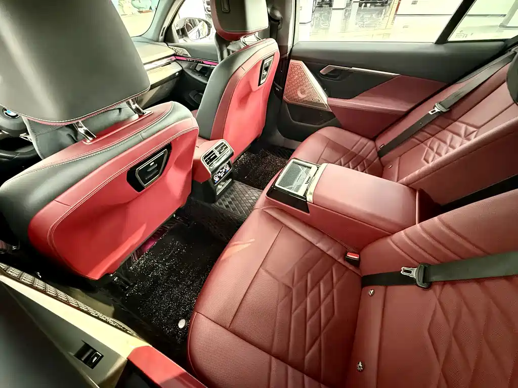 BMW 5 Series — миниатюра 10