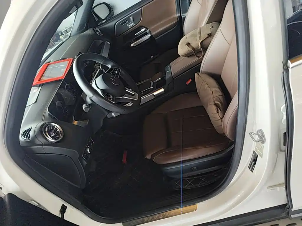 Mercedes-Benz GLB — миниатюра 15