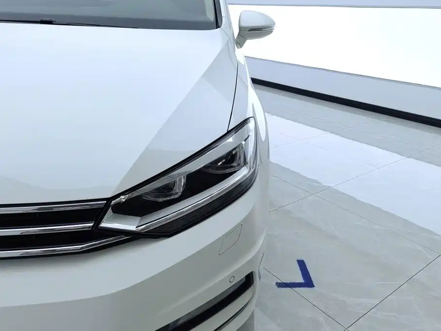 Volkswagen Touran — миниатюра 5