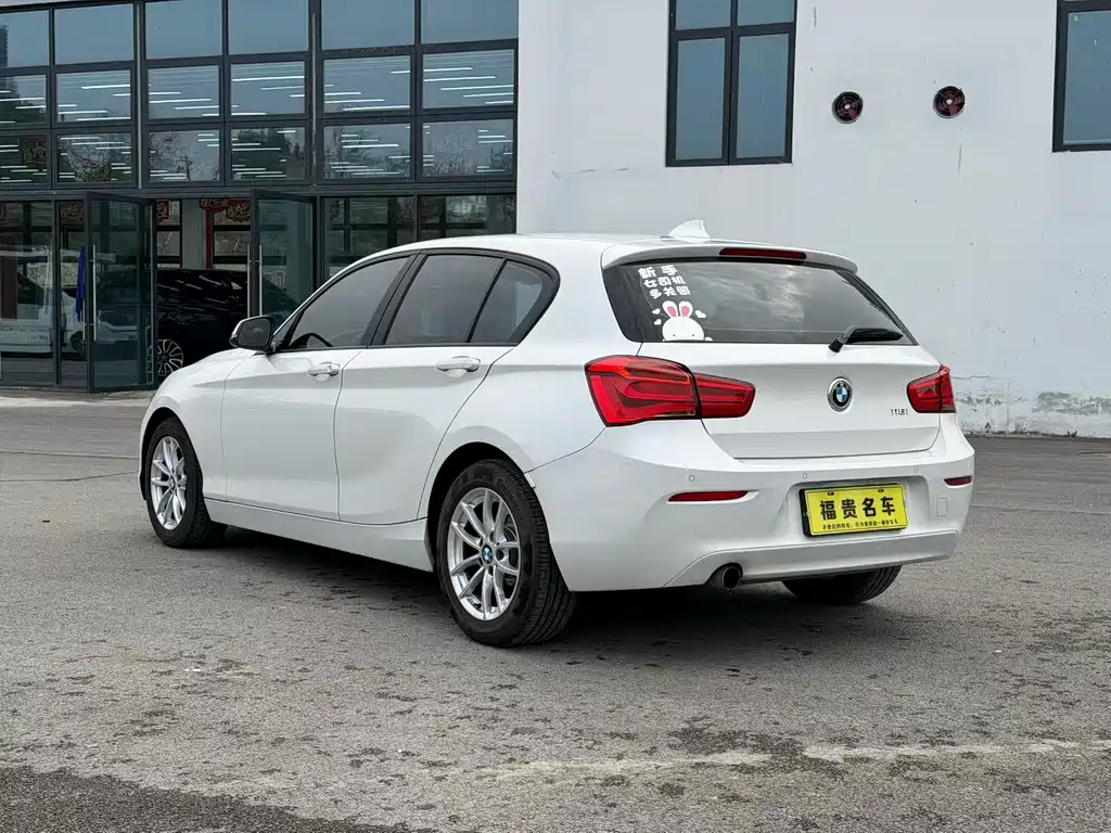 BMW 1 SERIES