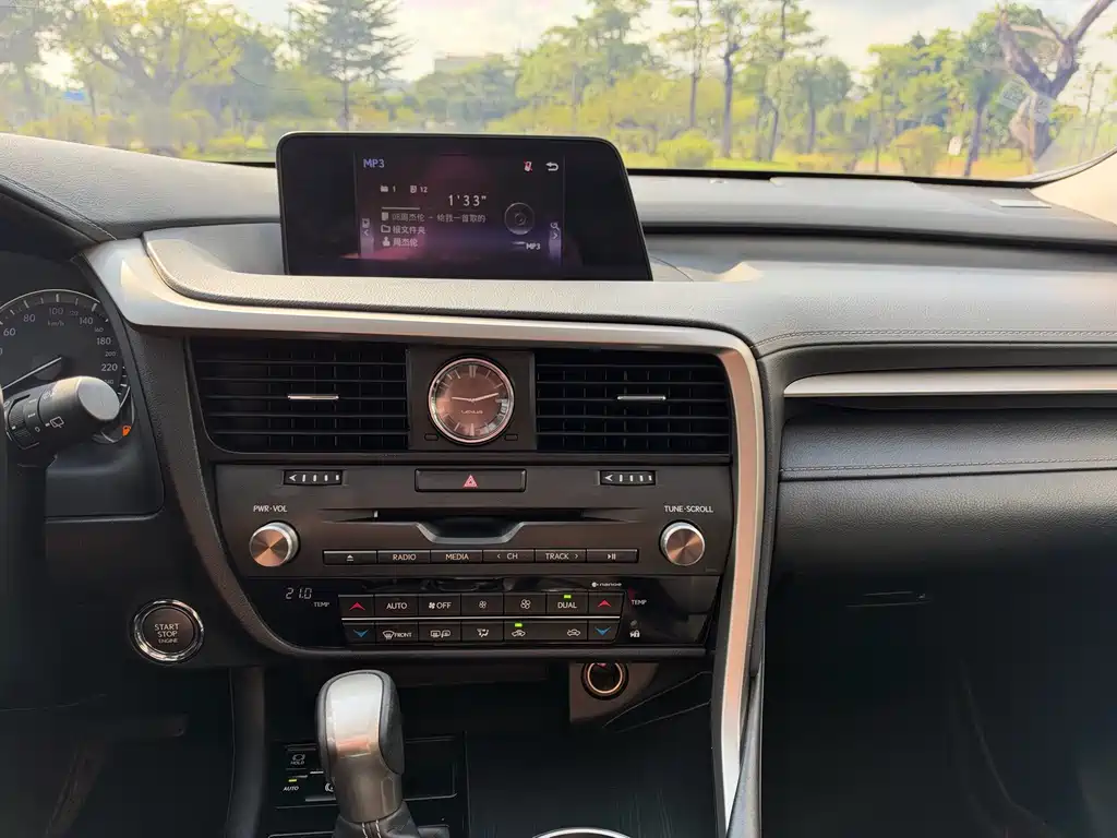 Lexus RX — миниатюра 15