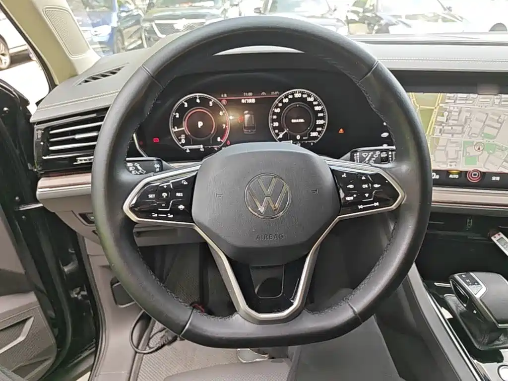 Volkswagen Touareg — миниатюра 11