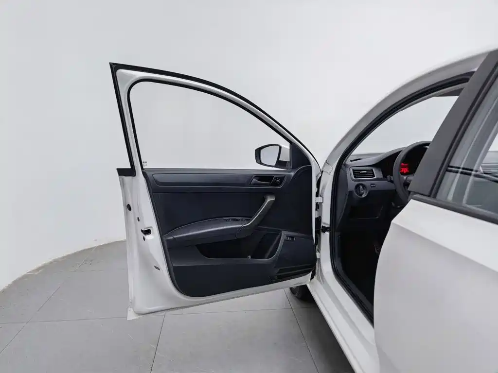 Volkswagen Santana — миниатюра 8