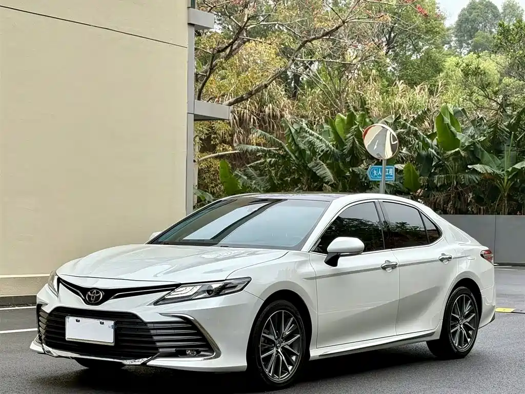 TOYOTA CAMRY