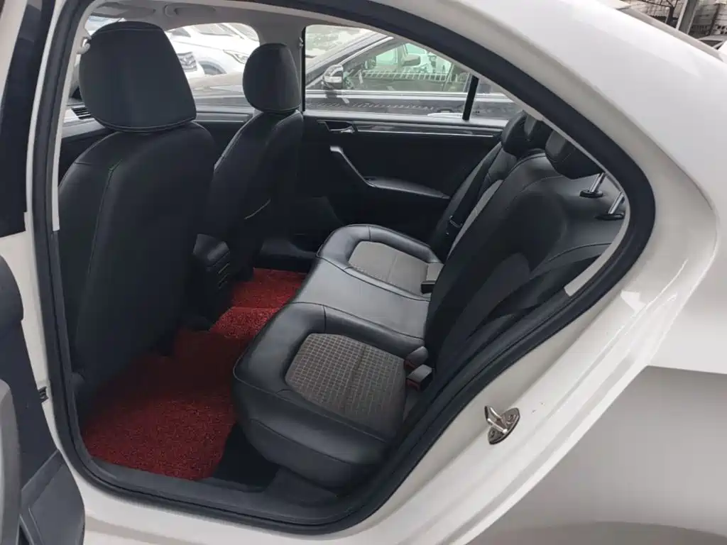 Volkswagen Santana — миниатюра 17