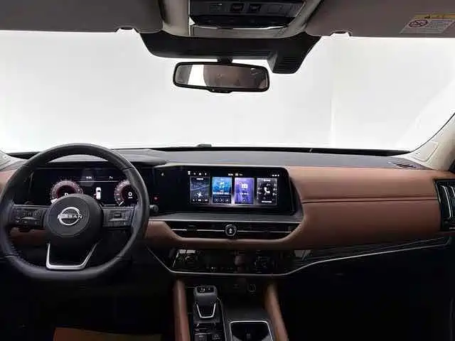 NISSAN EXPLORING THE LAND