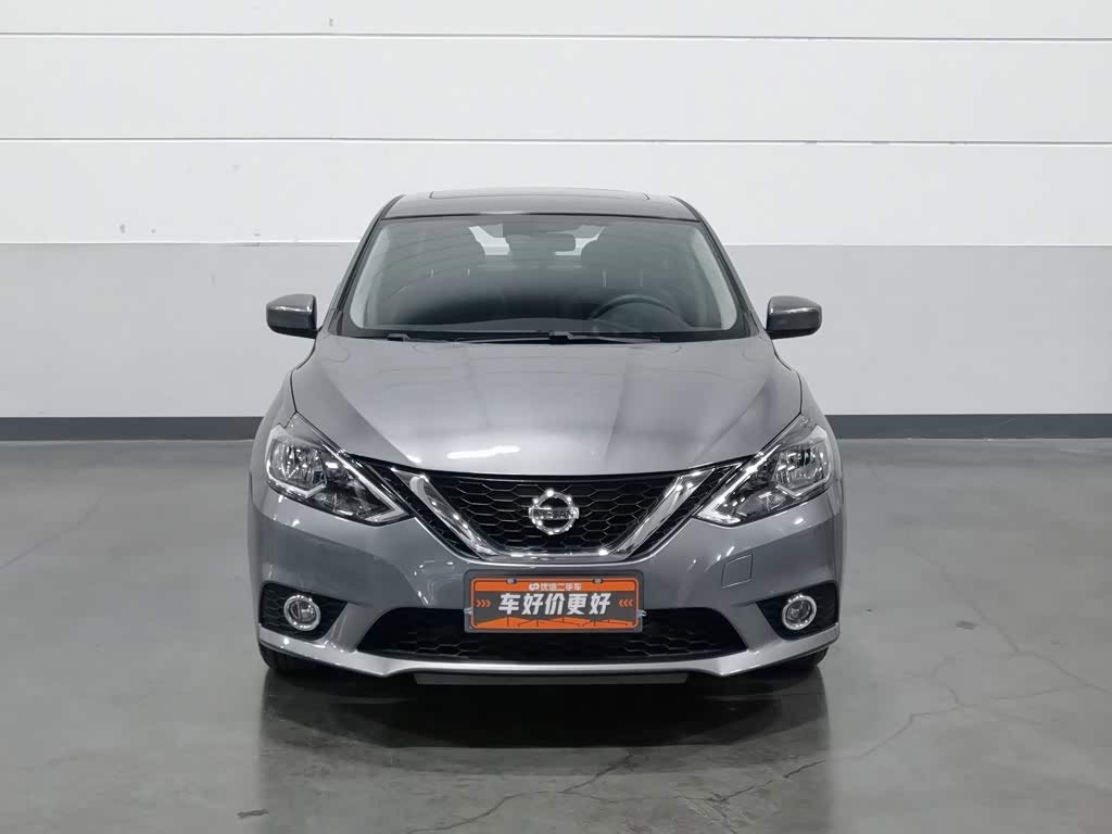 Nissan Sylphy 1.6 л 2023 г. Серебристо-серый, пробег 10000 км