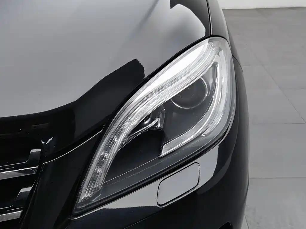Mercedes-Benz M-Class — миниатюра 7