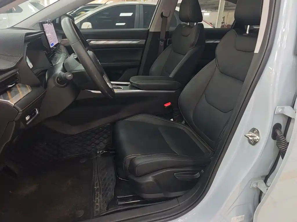 Geely L HiP — миниатюра 15